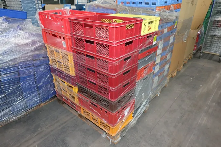 Konvolut Lagerkisten ohne Palette